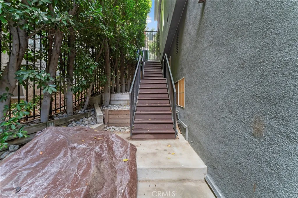 2355 N Beverly Glen Boulevard, Los Angeles, California 90077 home-pic-43