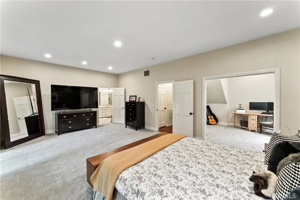2355 N Beverly Glen Boulevard, Los Angeles, California 90077 home-pic-16