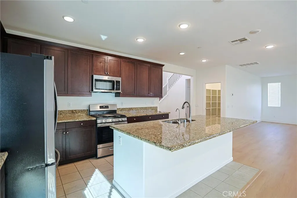 1461 Pluto Court, Beaumont, California 92223 home-pic-8