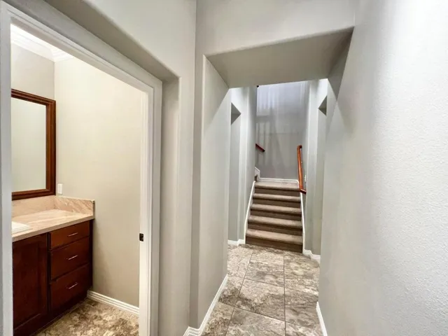 20221204054721701763000000-o