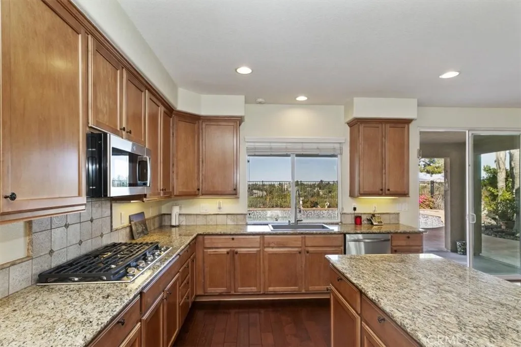 32856 Northshire Circle, Temecula, California 92592 home-pic-23
