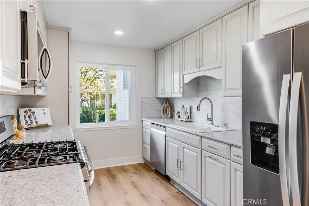 229 Monte Vista 12, San Clemente, California 92672 home-pic-9