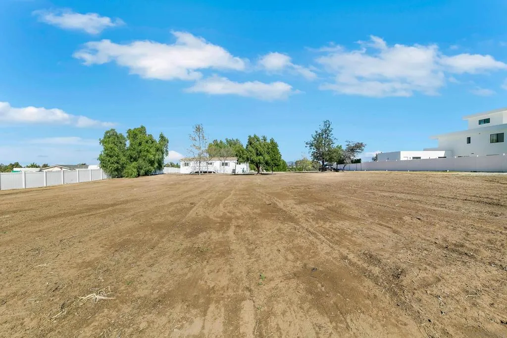 41955 Altanos Road, Temecula, California 92592 home-pic-56