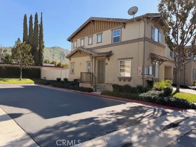 22326 Blue Lupine Circle, Grand Terrace, California 92313 home-pic-1