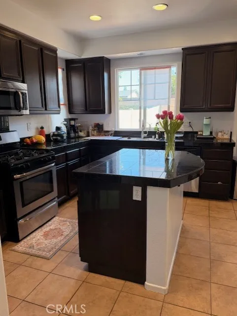 22326 Blue Lupine Circle, Grand Terrace, California 92313 — photo 5