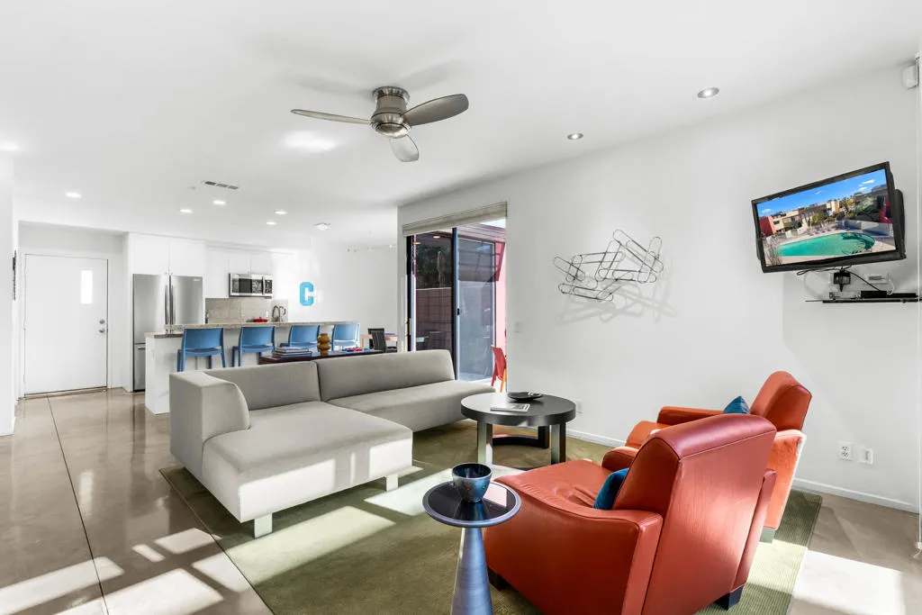 677 E Arenas Road, Palm Springs, California 92262 home-pic-10