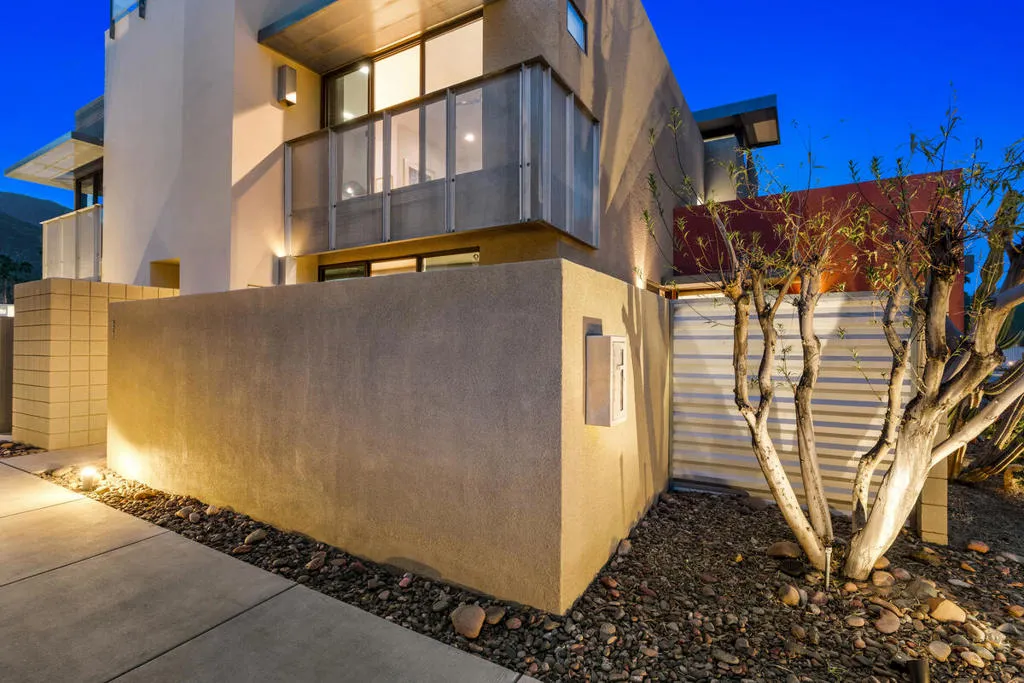 677 E Arenas Road, Palm Springs, California 92262 home-pic-4