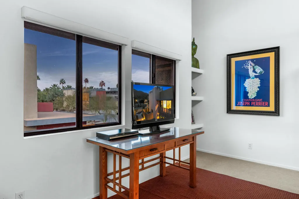 677 E Arenas Road, Palm Springs, California 92262 home-pic-25