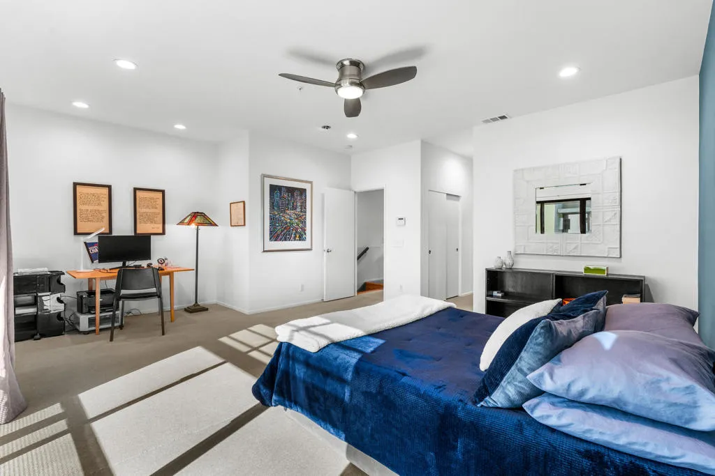 677 E Arenas Road, Palm Springs, California 92262 home-pic-30