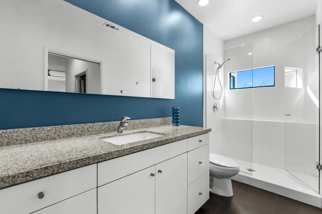 677 E Arenas Road, Palm Springs, California 92262 home-pic-32