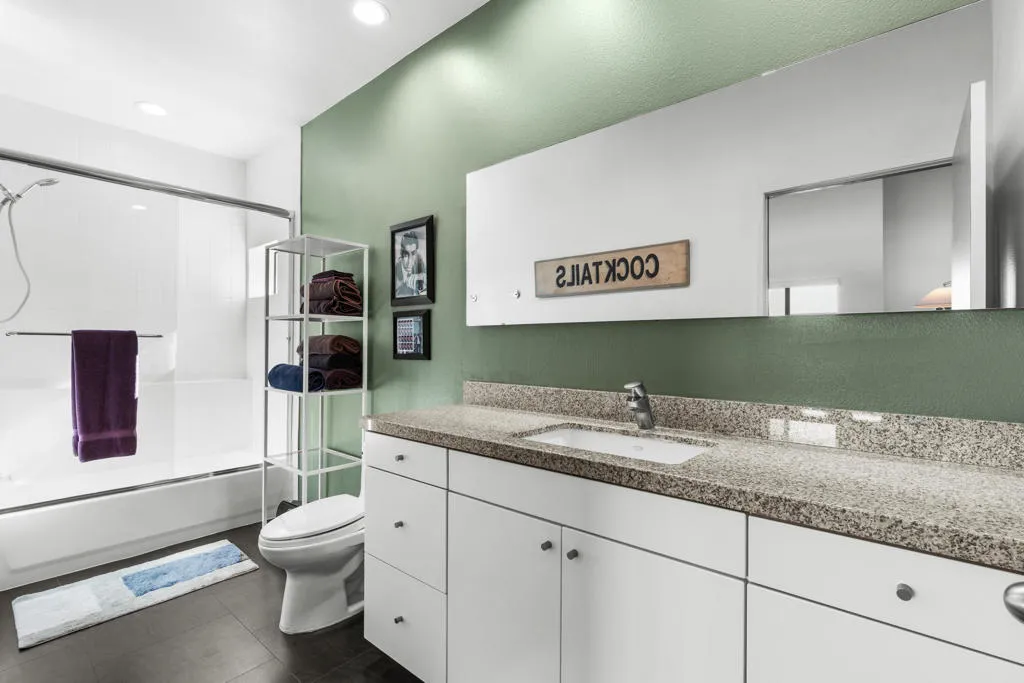 677 E Arenas Road, Palm Springs, California 92262 home-pic-26