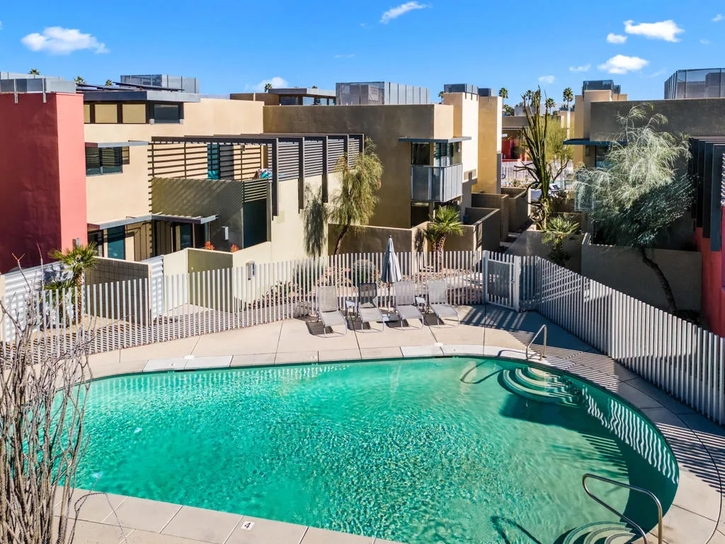 677 E Arenas Road, Palm Springs, California 92262 home-pic-45