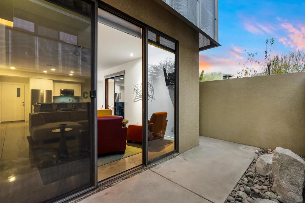 677 E Arenas Road, Palm Springs, California 92262 home-pic-36
