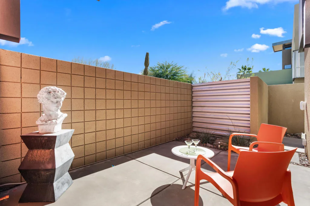 677 E Arenas Road, Palm Springs, California 92262 home-pic-33