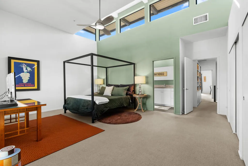 677 E Arenas Road, Palm Springs, California 92262 home-pic-22