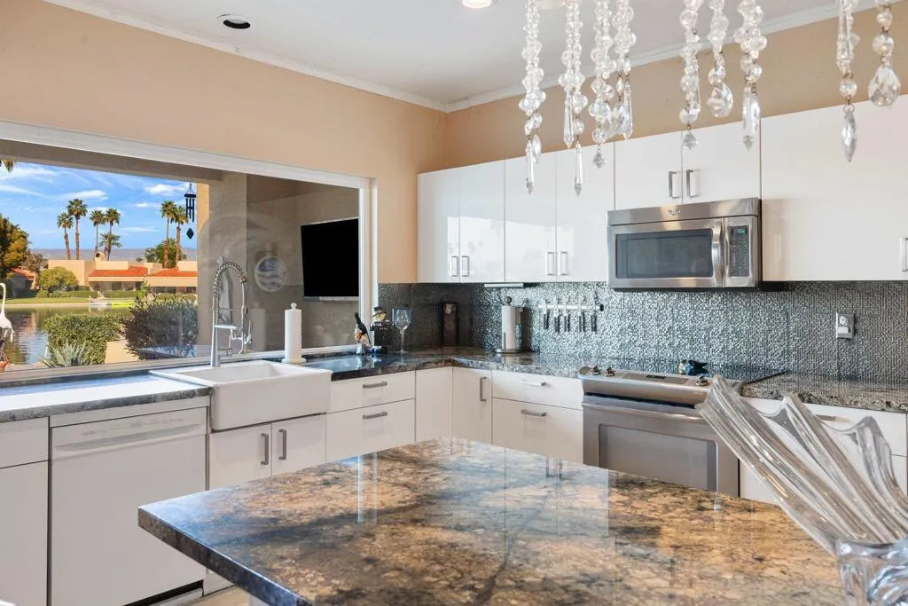 92 Lake Shore Drive, Rancho Mirage, California 92270 home-pic-19
