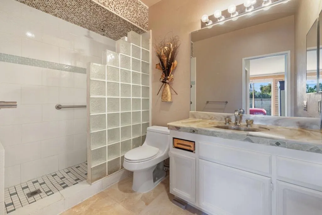 92 Lake Shore Drive, Rancho Mirage, California 92270 home-pic-30