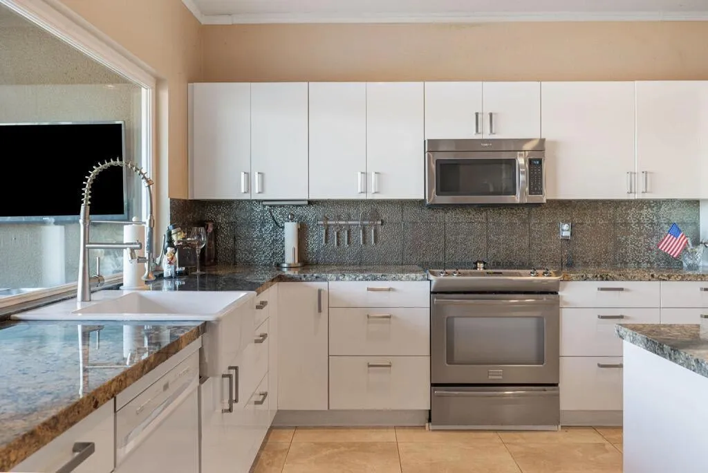92 Lake Shore Drive, Rancho Mirage, California 92270 home-pic-16