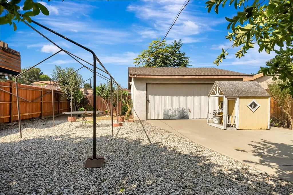 2651 Pirtle Street, Los Angeles, California 90039 home-pic-17