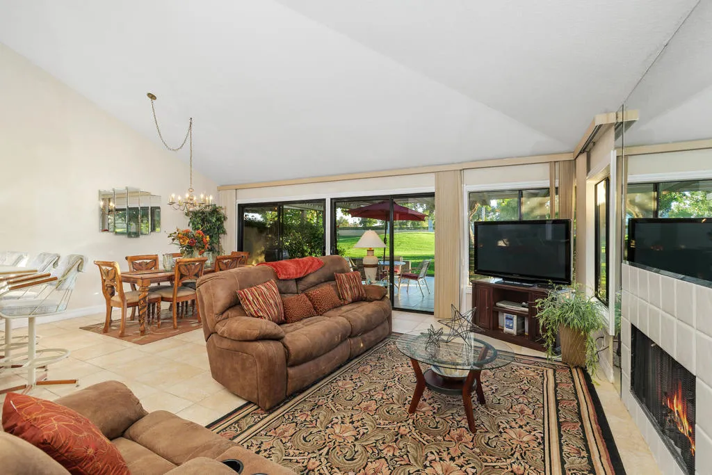 77723 Woodhaven Drive S, Palm Desert, California 92211 home-pic-5