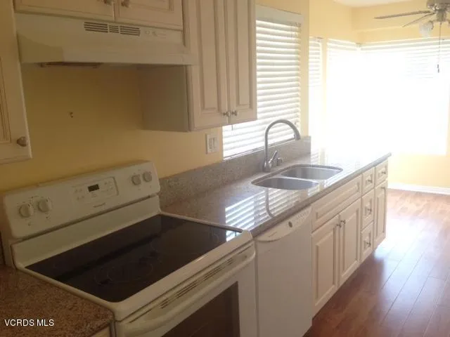 7208 Village 7 kitchen 1