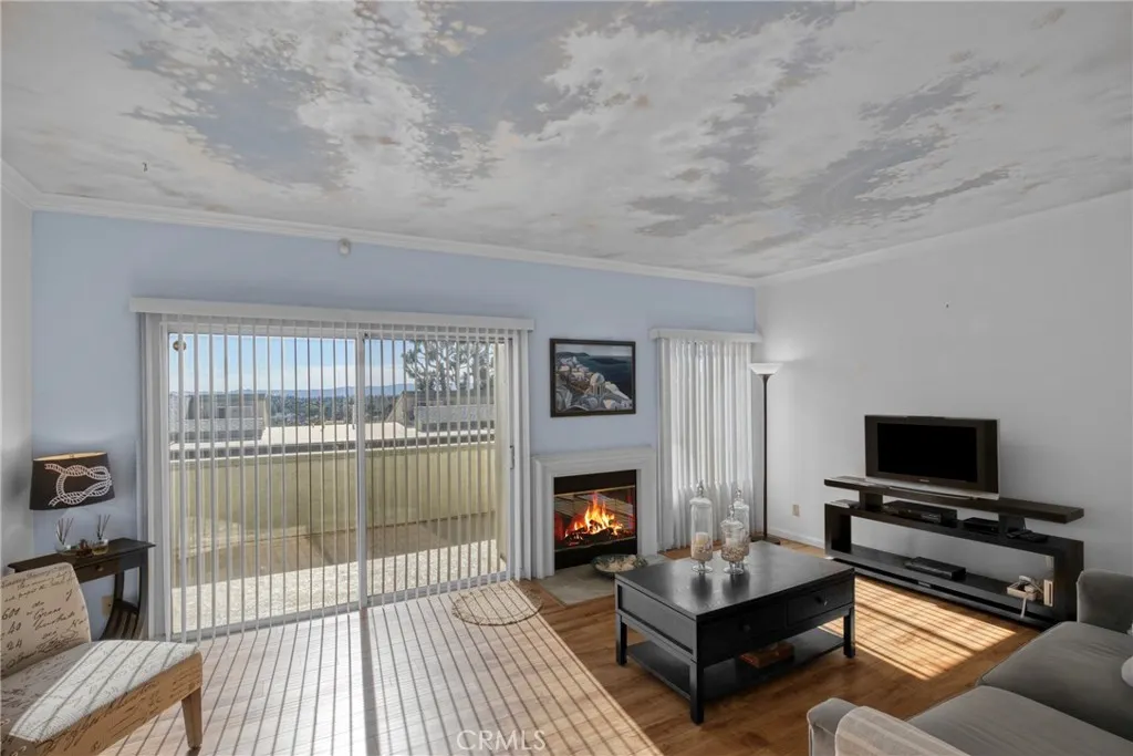 15760 Midwood, Granada Hills, California 91344 home-pic-4