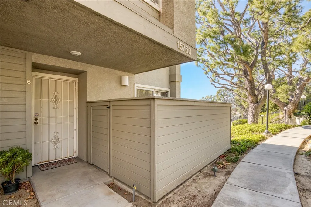 15760 Midwood, Granada Hills, California 91344 home-pic-2