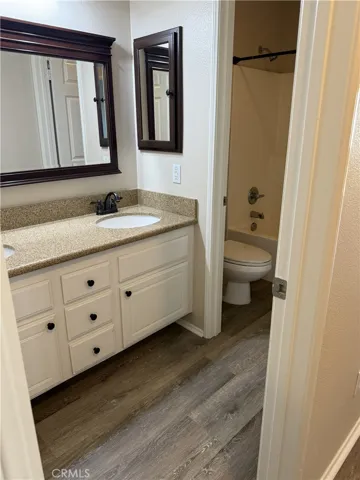 Second upstairs bathroom