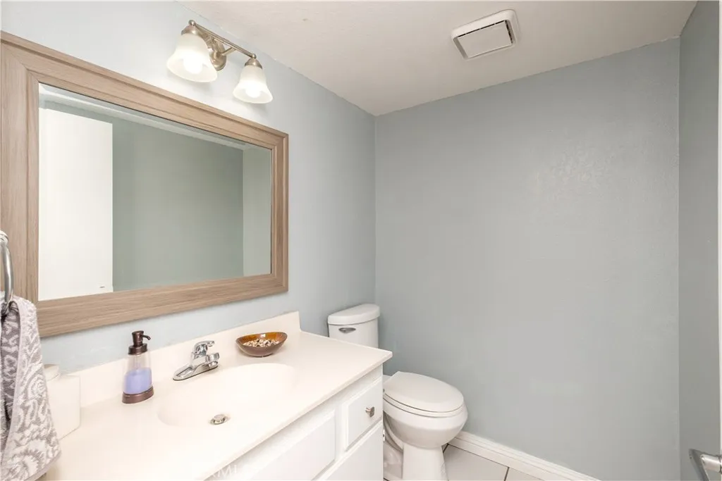 12455 Highgate Avenue, Victorville, California 92395 home-pic-24