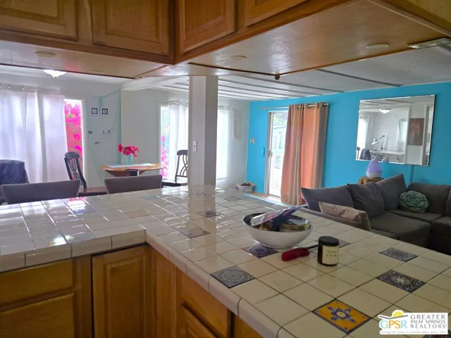 Custom Countertop Specialty Ti