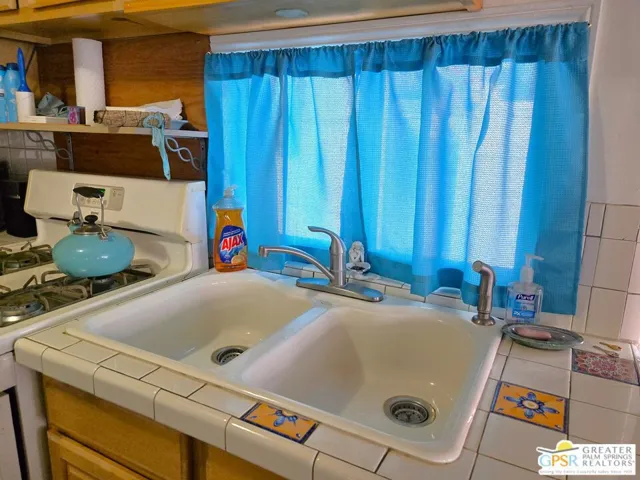 Country Kitchen Sized Sink