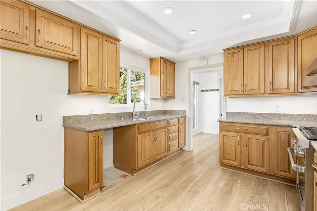 1374 Prospect Drive, Redlands, California 92373 home-pic-14