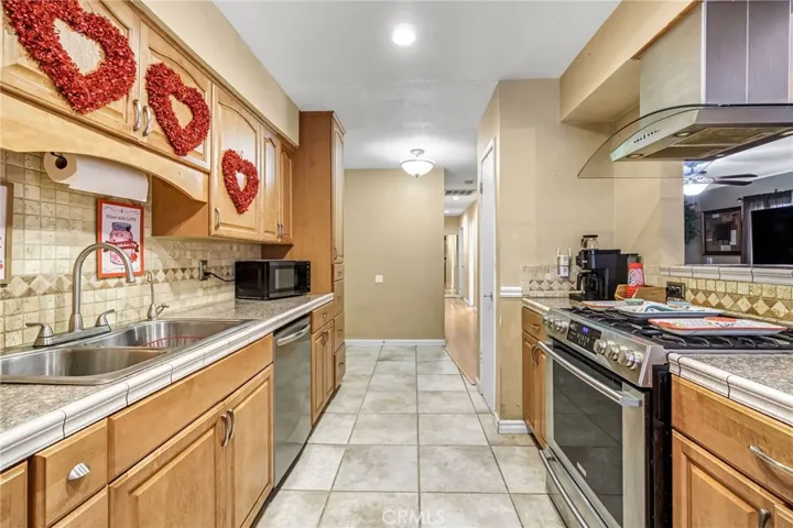 3849 N Stanford, Fresno, California 93727