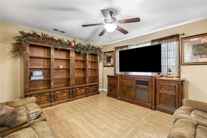 3849 N Stanford, Fresno, California 93727