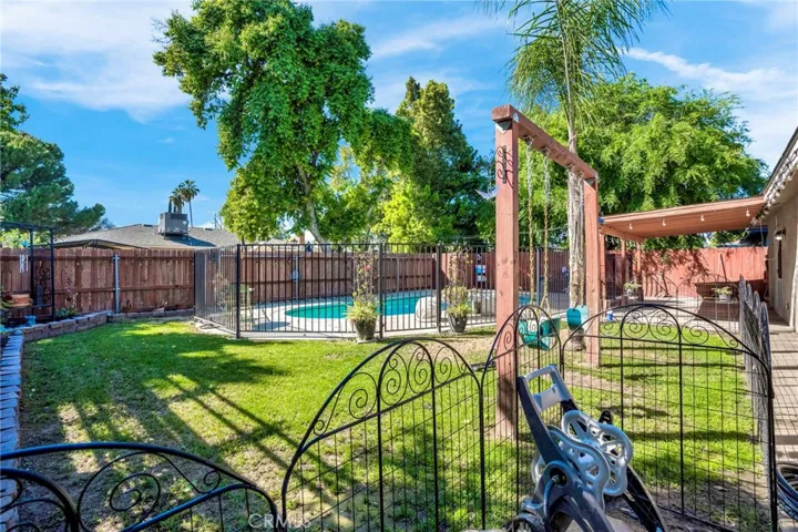 3849 N Stanford, Fresno, California 93727