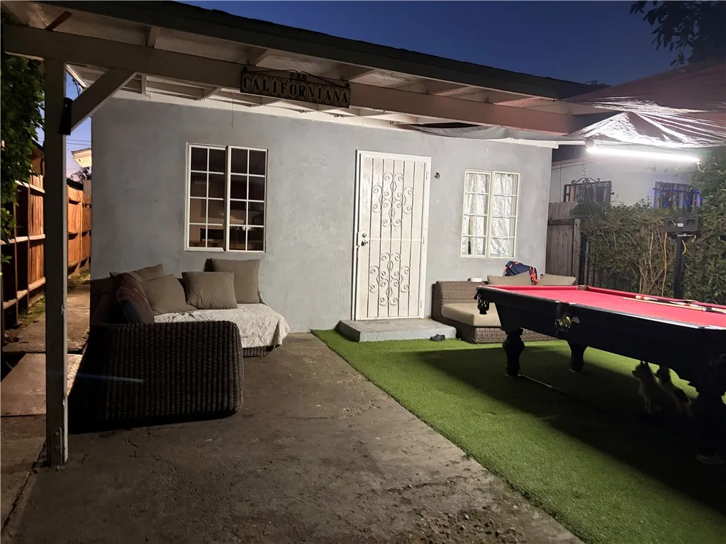 8637 Holmes, Los Angeles, California 90002 home-pic-1