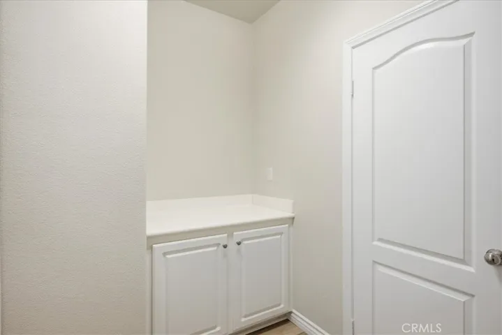 LAUNDRY ROOM CABIINETS