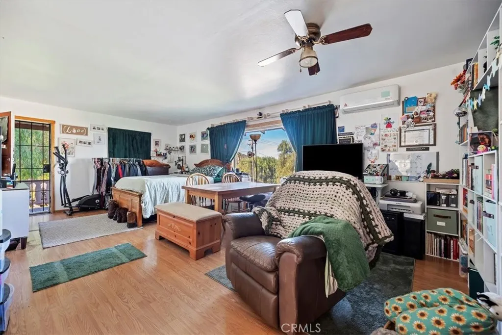 Upper unit