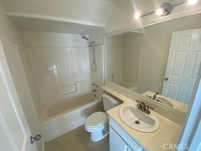 1129 W Capitol Drive 27, San Pedro, California 90732 home-pic-15