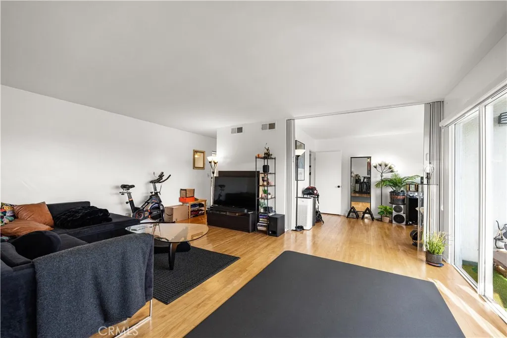 4065 Ursula 6, Los Angeles, California 90008 home-pic-11