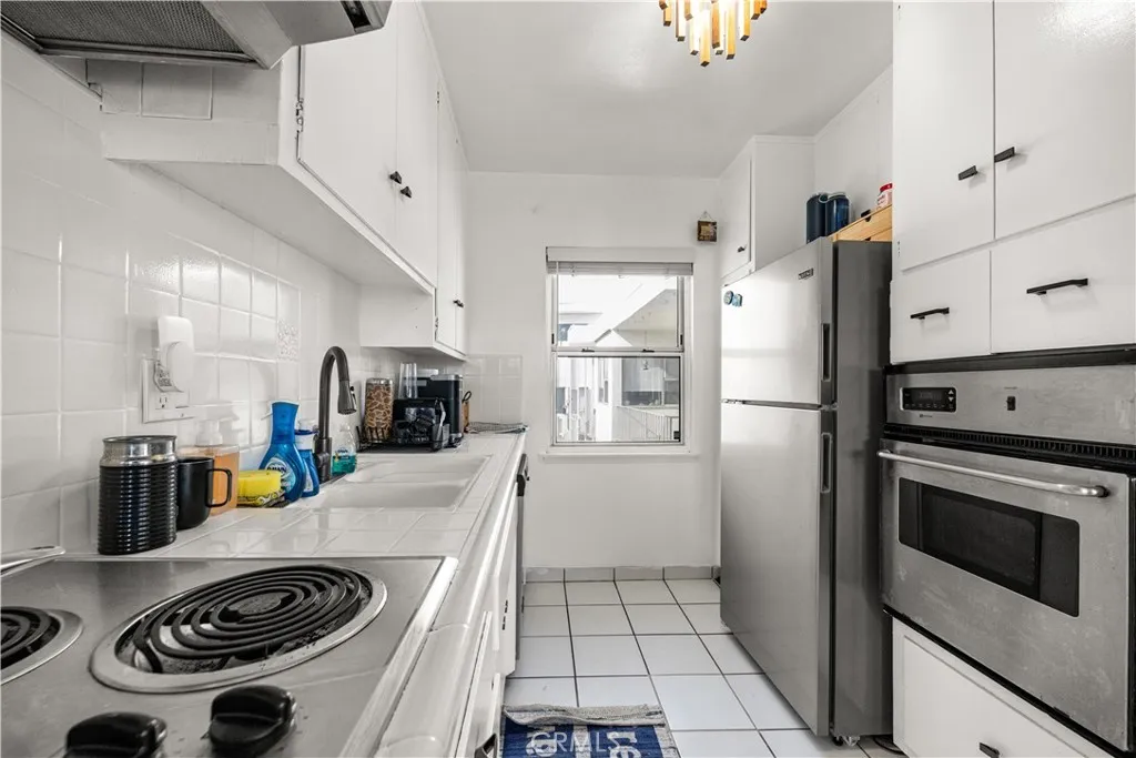 4065 Ursula 6, Los Angeles, California 90008 home-pic-16