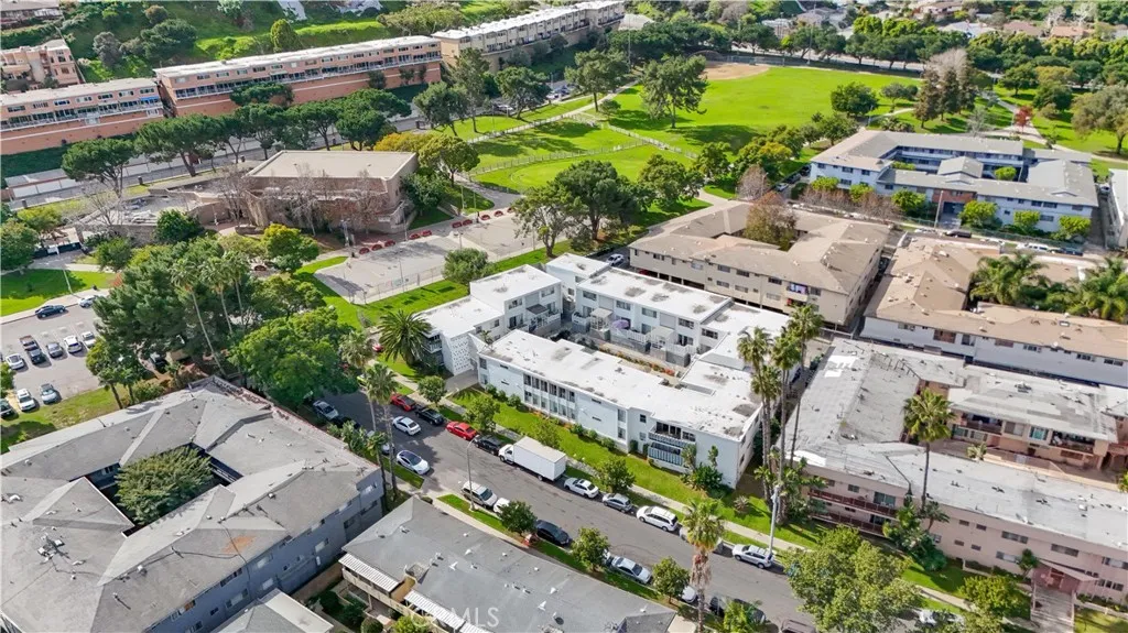 4065 Ursula 6, Los Angeles, California 90008 home-pic-40