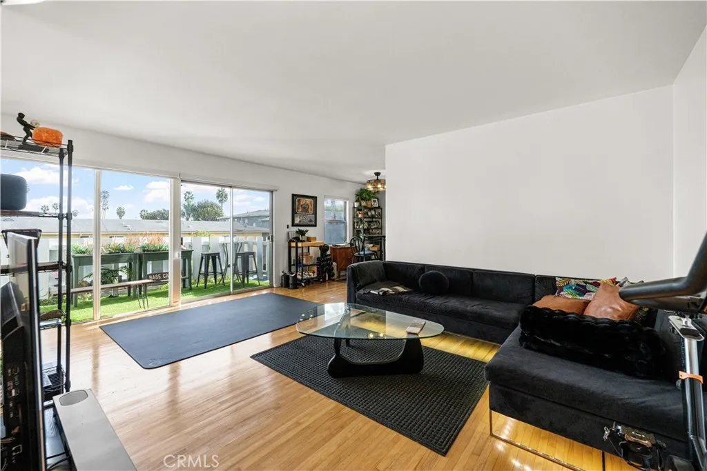 4065 Ursula 6, Los Angeles, California 90008 home-pic-9