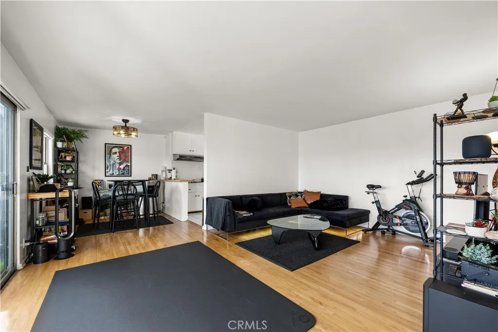 4065 Ursula 6, Los Angeles, California 90008 home-pic-12