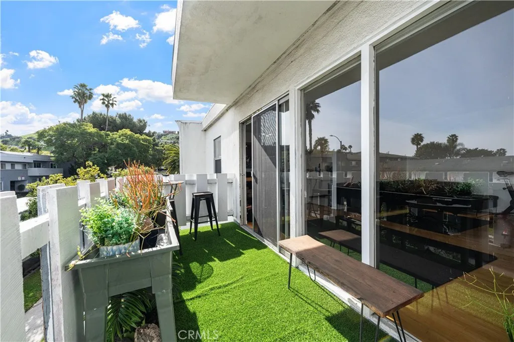4065 Ursula 6, Los Angeles, California 90008 home-pic-8