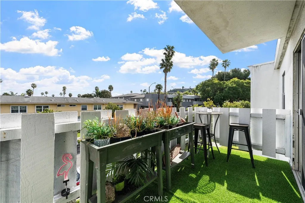 4065 Ursula 6, Los Angeles, California 90008 home-pic-3