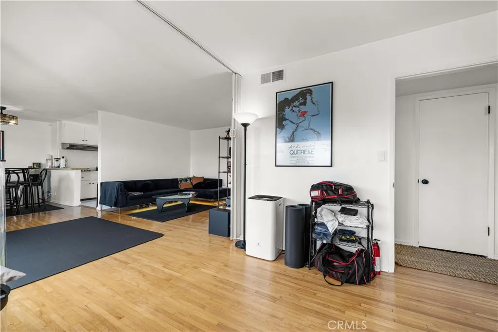 4065 Ursula 6, Los Angeles, California 90008 home-pic-21