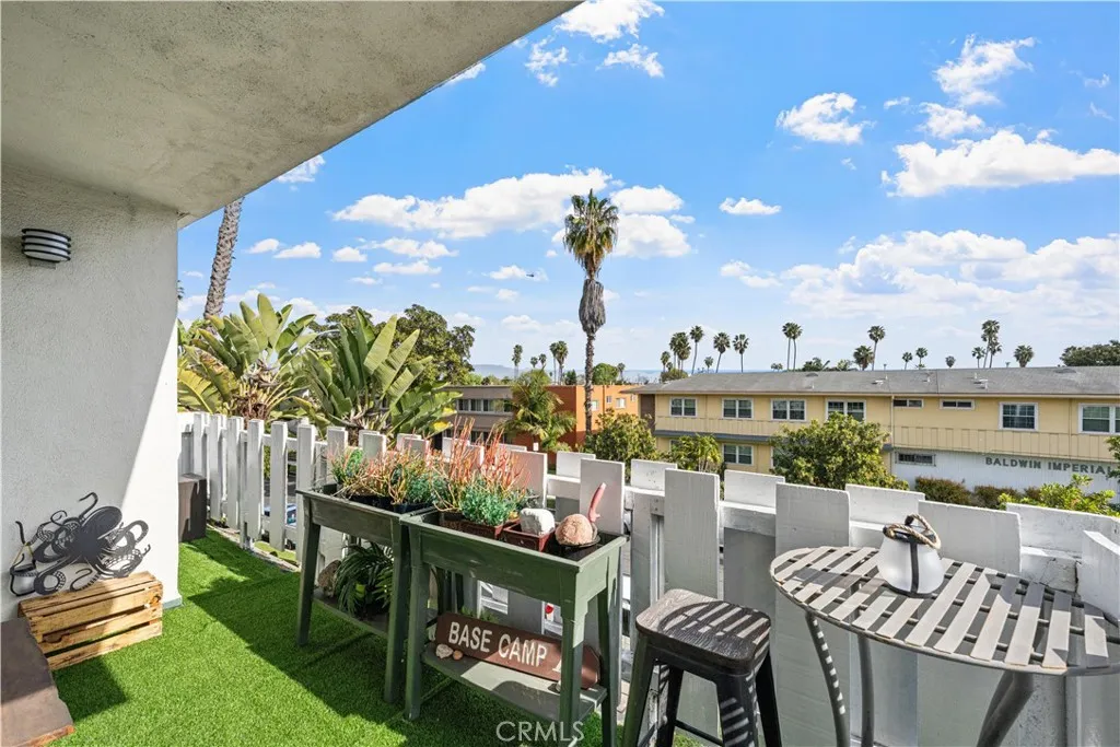4065 Ursula 6, Los Angeles, California 90008 home-pic-2