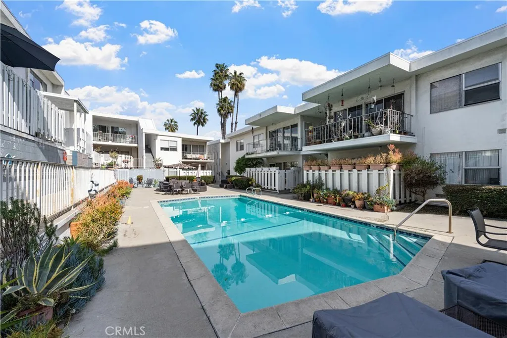 4065 Ursula 6, Los Angeles, California 90008 home-pic-34
