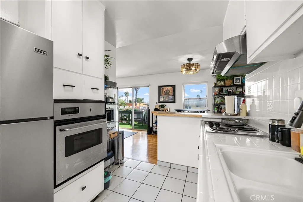 4065 Ursula 6, Los Angeles, California 90008 home-pic-15